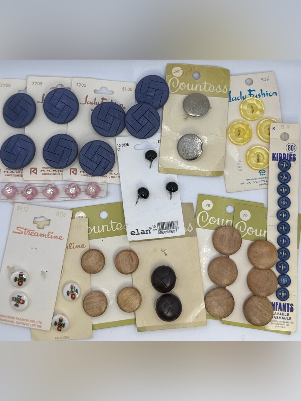 Vintage Carded Buttons Lot: Countess, Streamline, Wood & Novelty Mix